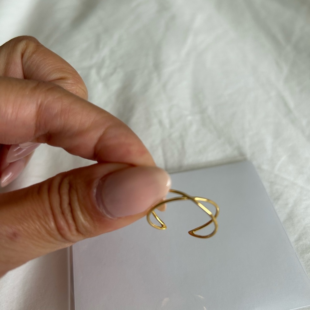 Elegant Gold Women's Jewelry Ring